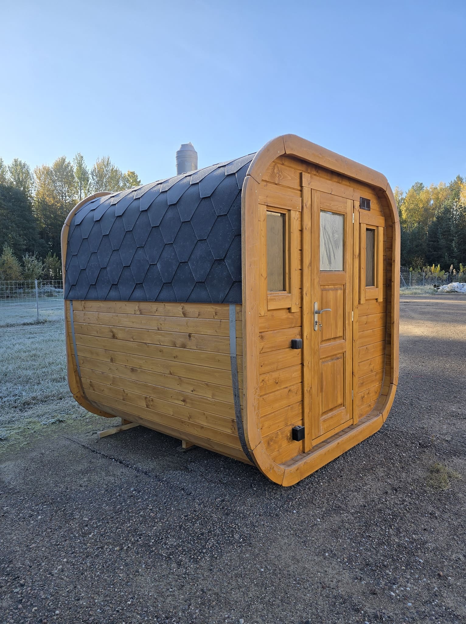 Bačkos pirtis su šešiakampiais čerpėmis